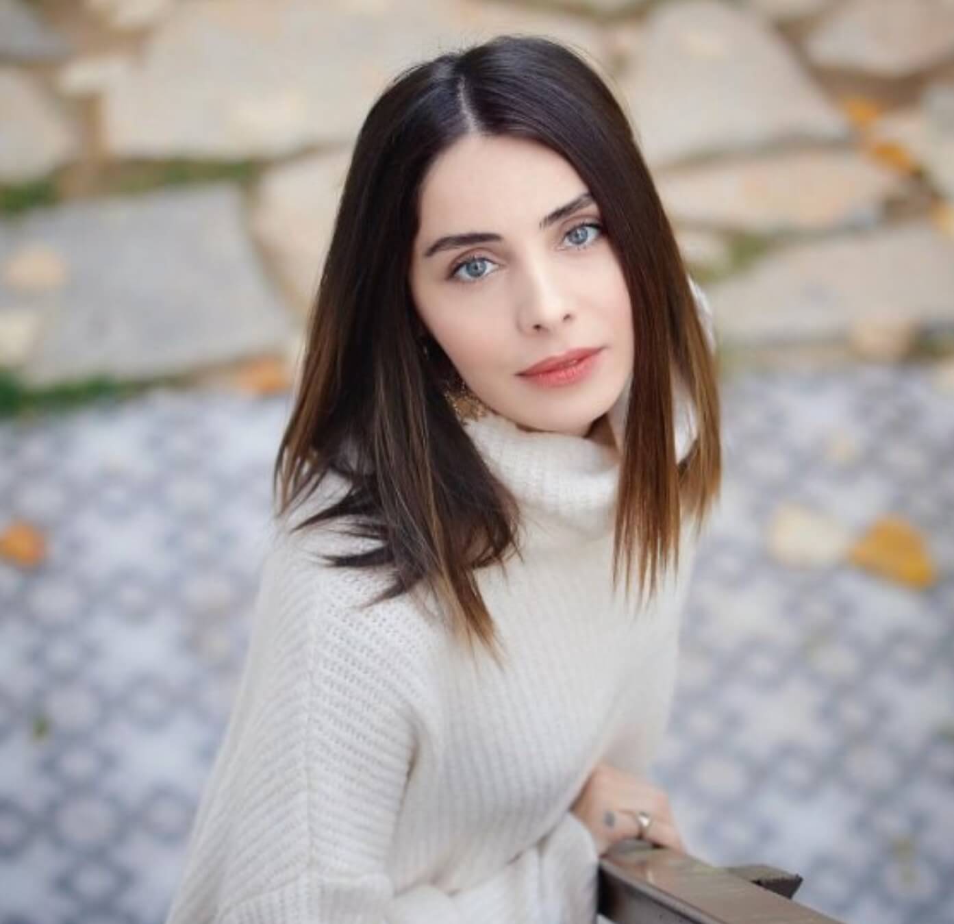 Нур айсан. Нур феттахоглу сейчас 2022. Нур феттахоглу. Нур феттахоглу. Нур айсан актриса.