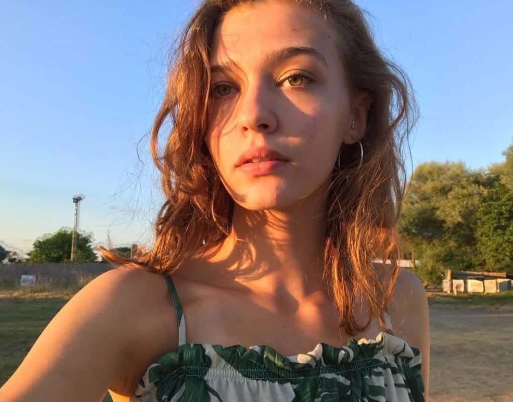 Bizim Hikaye Deniz Kimdir? Derin�in Ablası (Melisa Döngel) Dizi Seti