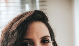Yelda Özkurşun Kimdir? Kaç Yaşında? Sol Yanım Yelda