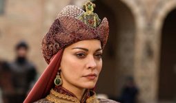 Uyanış Büyük Selçuklu Zübeyde Hatun Kimdir? Yeni Baş Hatun Sezin Akbaşoğulları