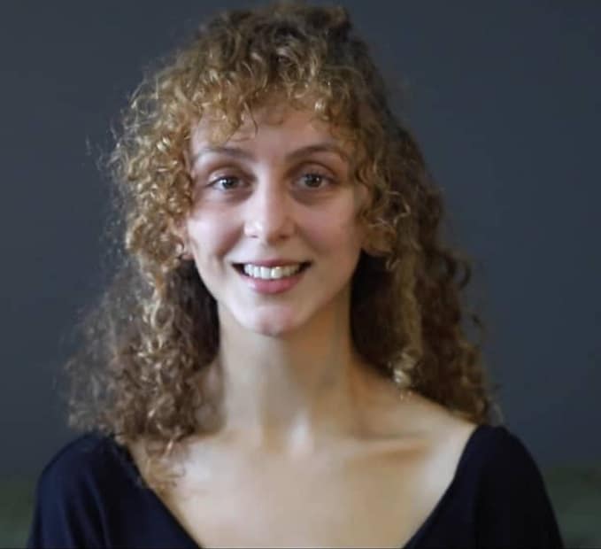 zeynep diker baba dizisinde zeynep karakterine hayat vermiştir.