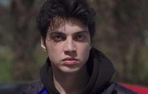 Fedakar Dizisi Sefer Kimdir? Kanal 7 ekranlarının yeni yapımı Fedakar dizisinde Sefer karakterine genç oyuncu Ejder Özkarslıgil hayat veriyor. Sefer, Elif'in kardeşidir. 