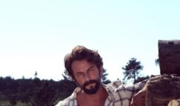 Üç Kız Kardeş Kartal Kimdir? Gökberk Demirci Kim? Sevgilisi