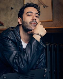 Kızılcık Şerbeti Salih Kimdir