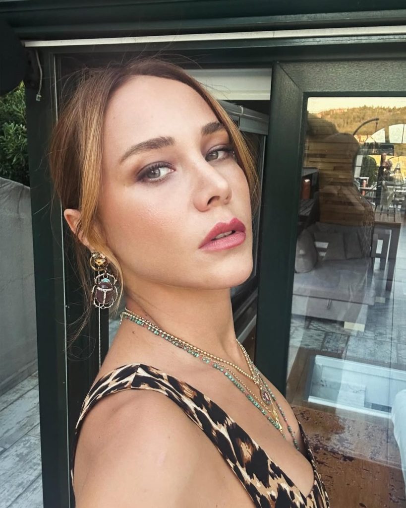 Güzelkoy Oyuncuları Leman 