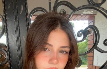 Zeynep Atılgan Kimdir? Taşacak Bu Deniz Zarife Kim?