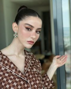 Medeni Haller Oyuncuları Aylin