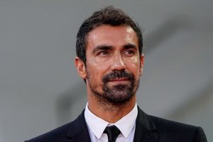 Doktor Başka Hayatta Oyuncuları Doktor İnan Kural