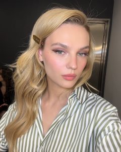 Aynı Yağmur Altında Oyuncuları Rosa