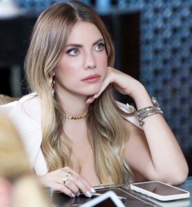 Düğünümüz Var Oyuncuları Eda Ece