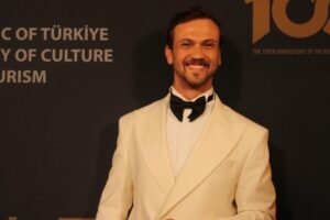 İyilik Öğretmeni Oyuncuları Otizmli Refik