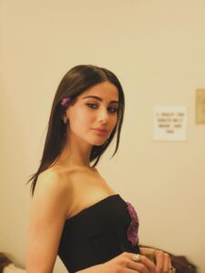 Çiçekçi Kız Oyuncuları Nilüfer