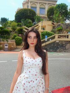 Anne Yarısı Nazlı Kimdir? Kaç Yaşında? Sevgilisi 1 Anne Yarisi Nazli Kimdir
